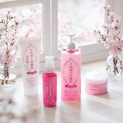 Увлажняющий лосьон для кожи лица и тела KIKUMASAMUNE Sake High Moisturizing Lotion на основе саке, 500 мл