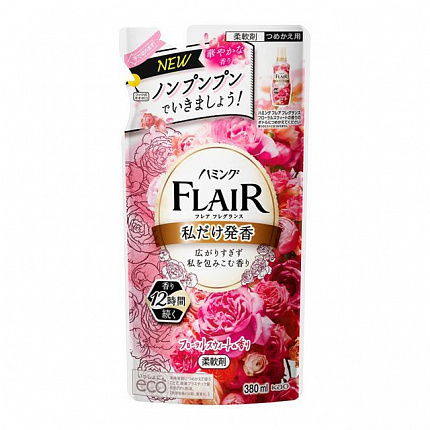 Кондиционер-смягчитель для белья KAO Flair Fragrance Floral Sweet, со сладким цветочно-фруктовым ароматом, мягк.упаковка, 380мл